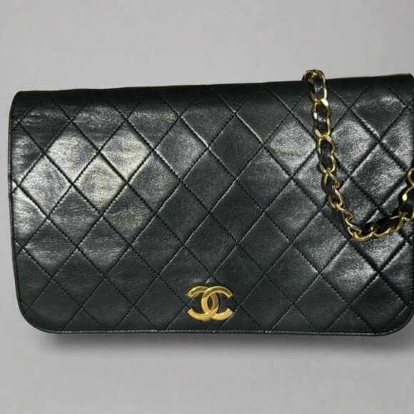 CHANEL Black Vintage CC Small Lambskin Single Flap Shoulder Bag - Picture 1 of 10